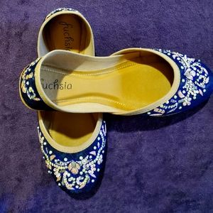 Fuchsia flats size 8